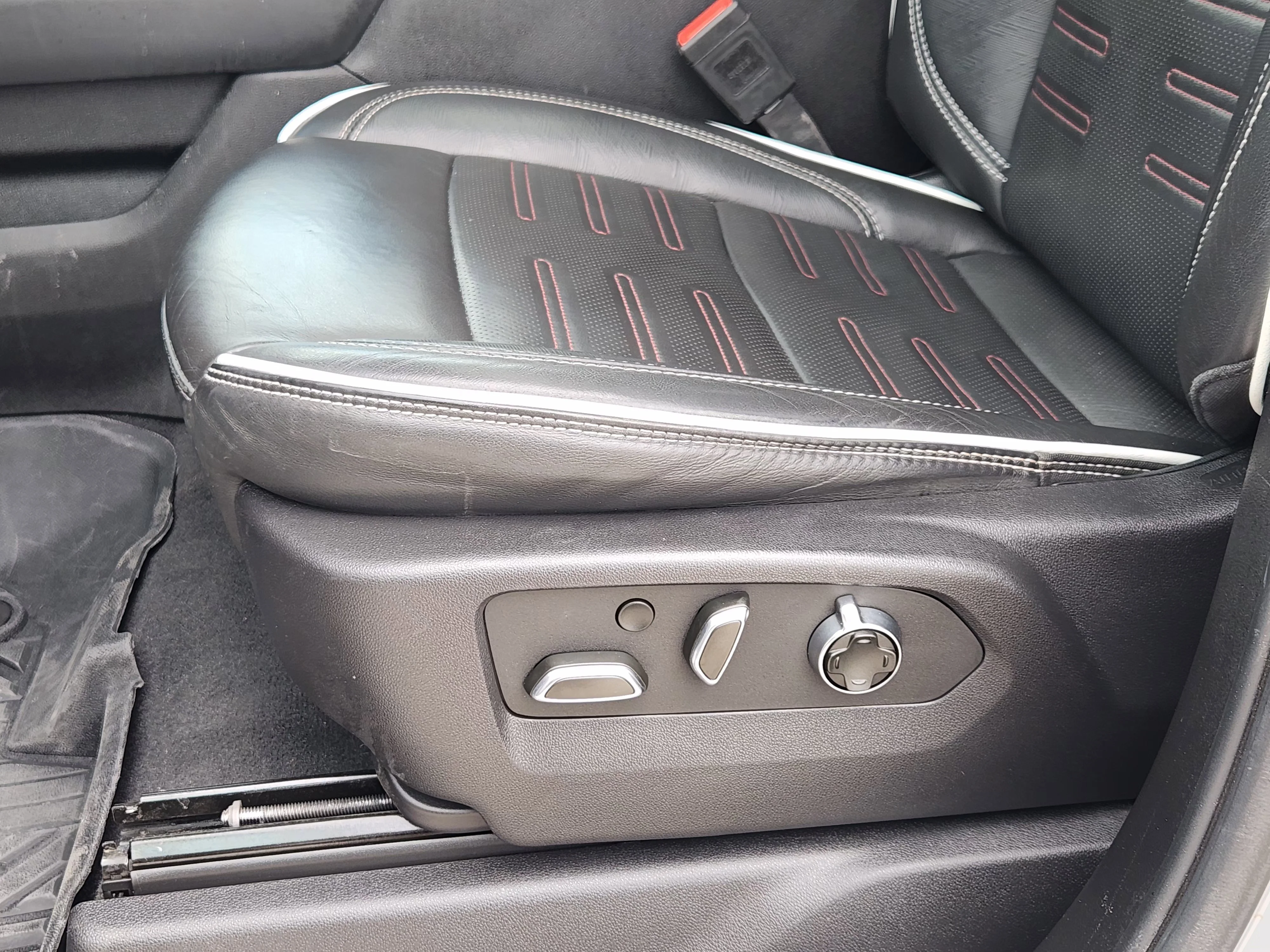 Used 2024 Thunderstorm Gray GMC AT4X AEV EDITION image 25
