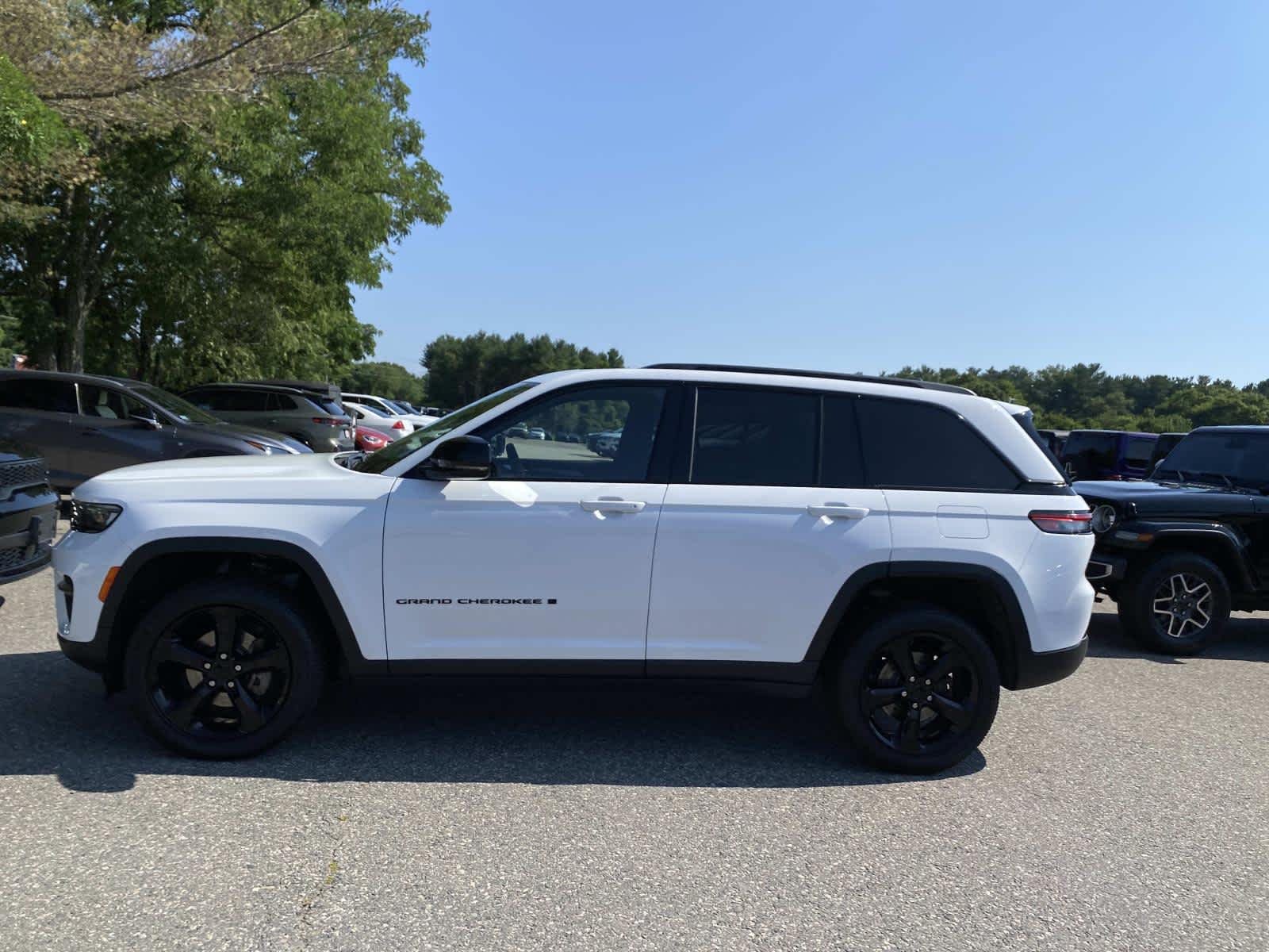Certified Used 2023 Bright White Clearcoat Jeep Altitude image 8