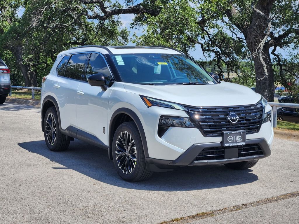 New 2026 Everest White Pearl TriCoat Nissan Dark Armor™ image 3