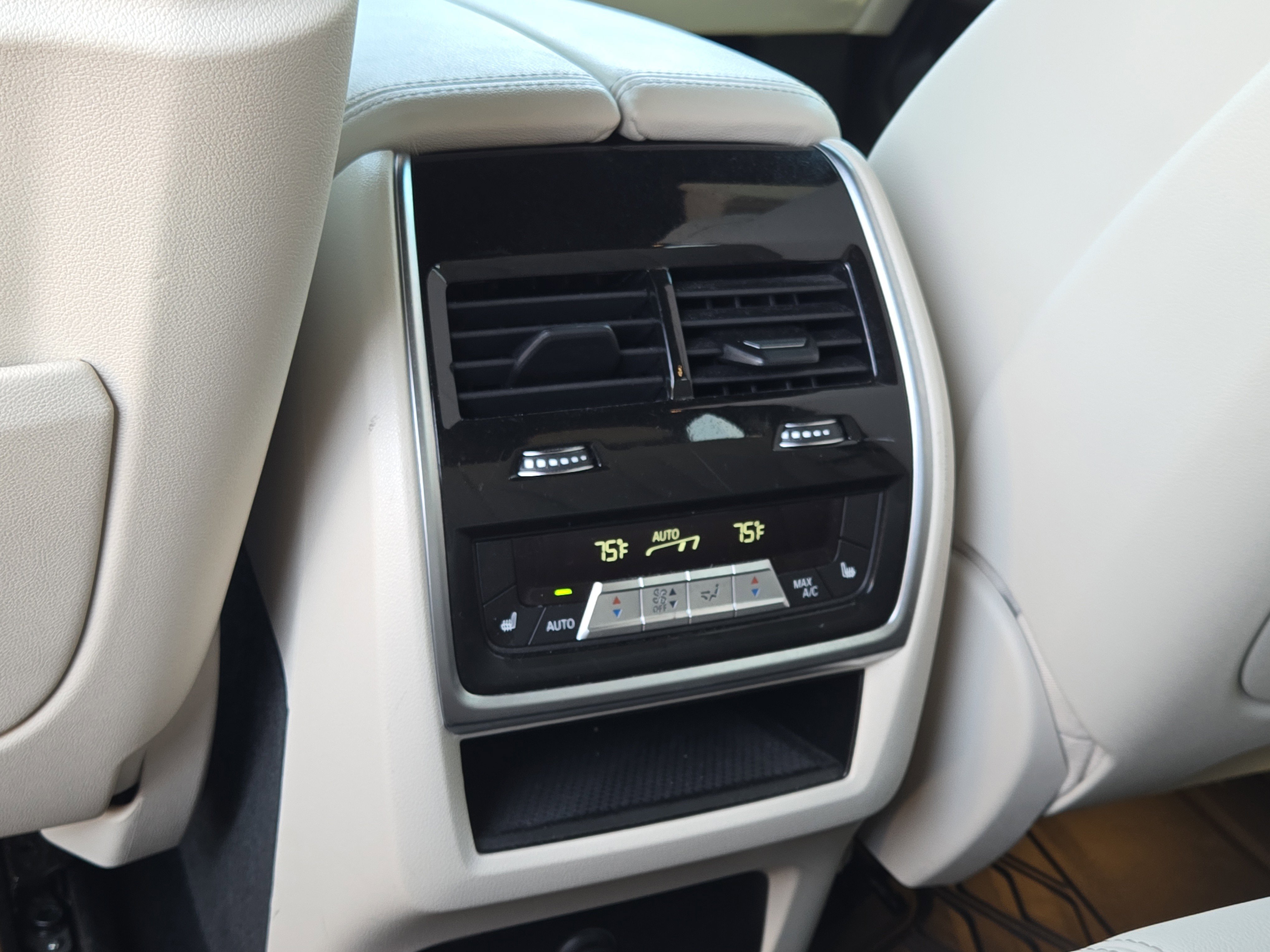 Used 2022 Carbon Black Metallic BMW xDrive40i image 17