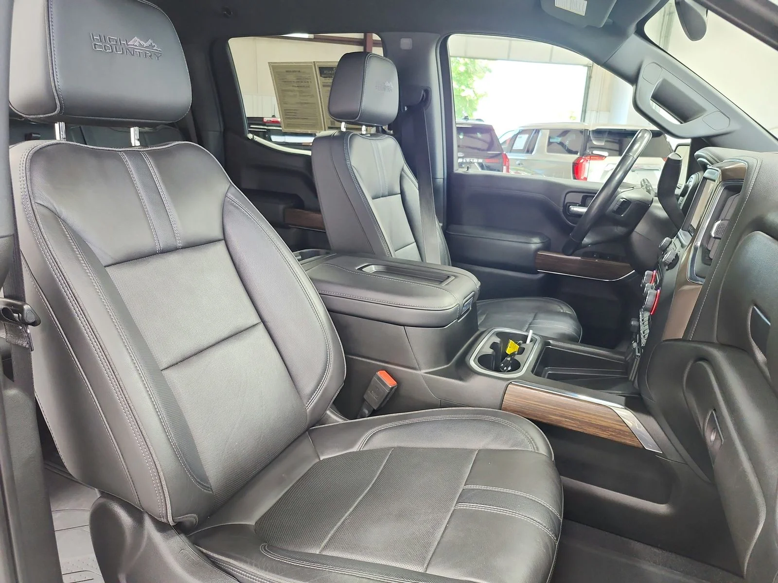 Used 2022 Gray Chevrolet High Country image 40