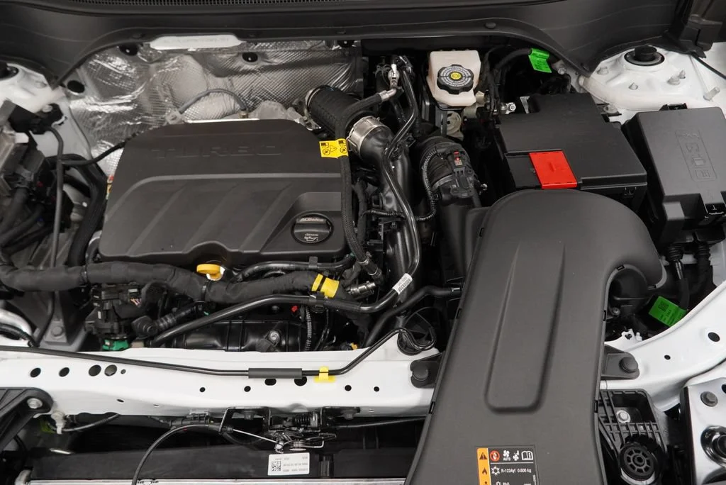 New 2026 Summit White Chevrolet 1RS image 39
