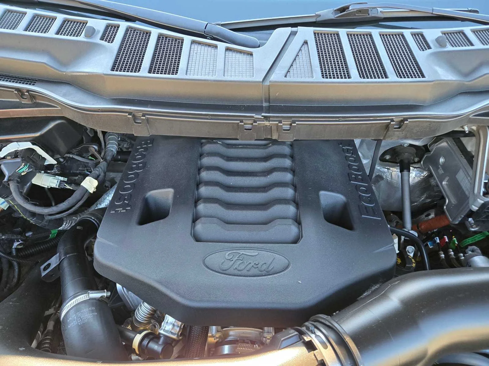 Used 2021  Ford XL image 30