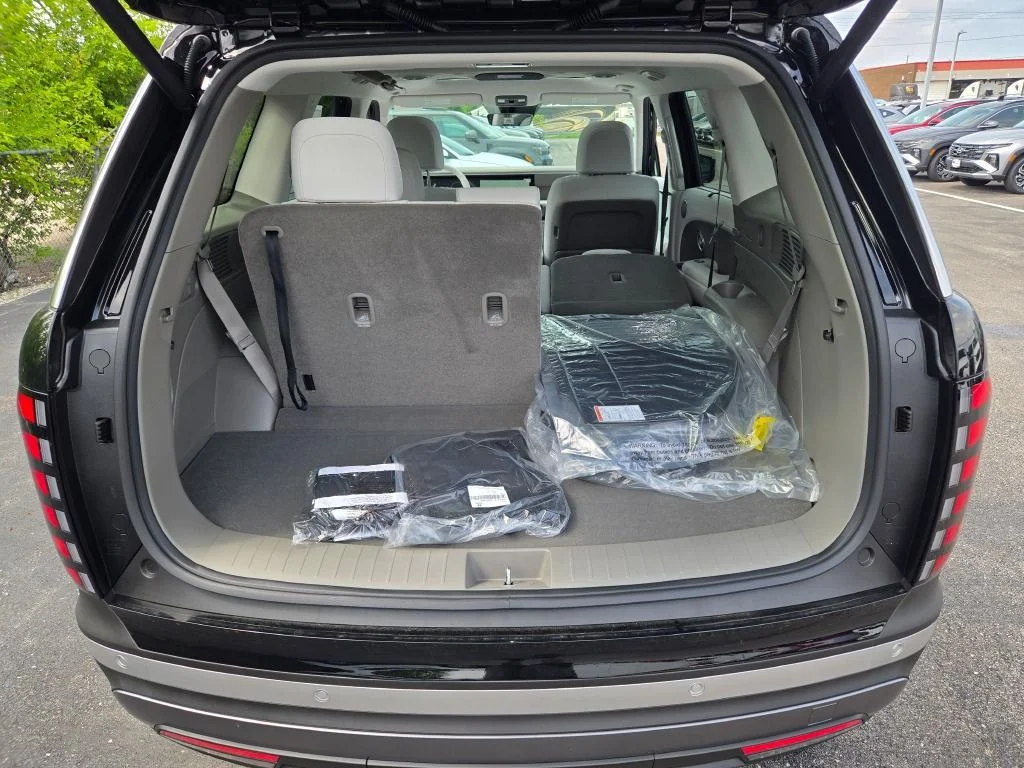 New 2026 Abyss Black Hyundai SEL Premium image 13