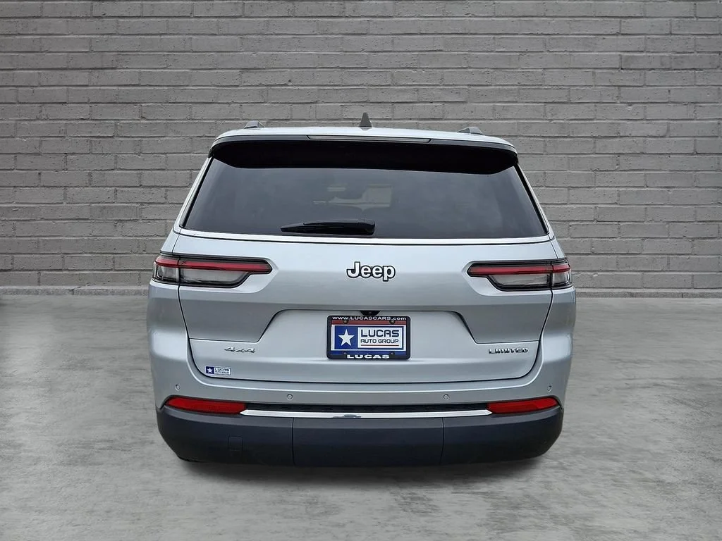 Used 2023 Silver Zynith Jeep Limited image 10