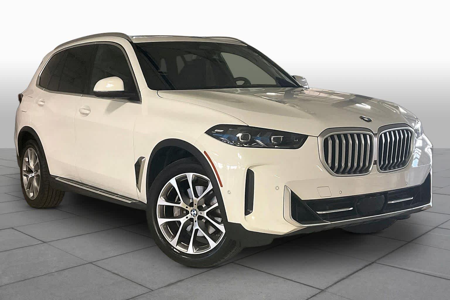 Used 2026  BMW xDrive40i image 2
