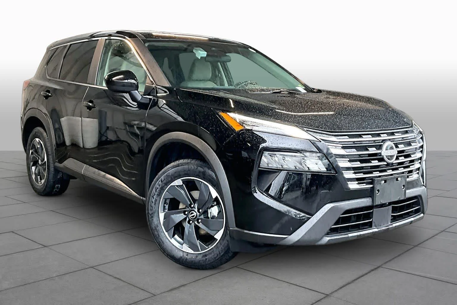 Used 2025 Super Black Nissan SV image 3