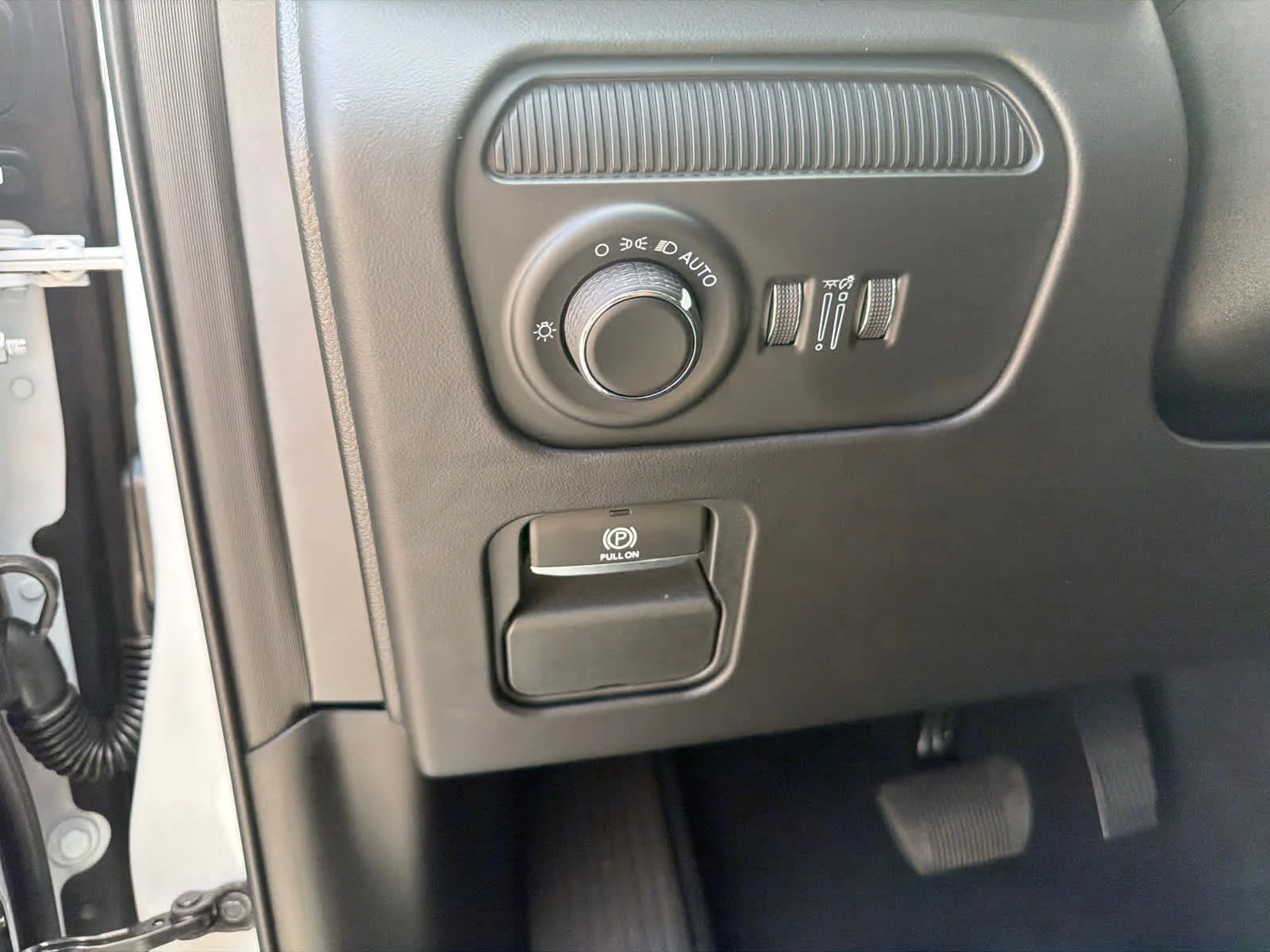 New 2026 Bright White Clearcoat Jeep Summit Reserve image 25