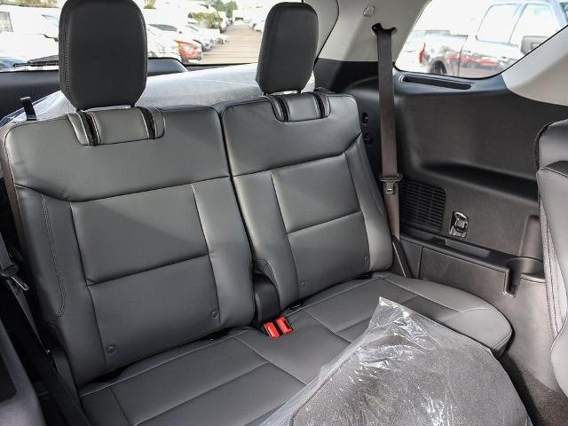 New 2026 Star White Metallic Tri-Coat Ford Active image 70
