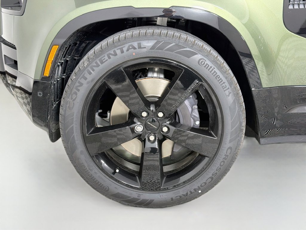 New 2026 Woolstone Green Land Rover X-Dynamic SE image 33