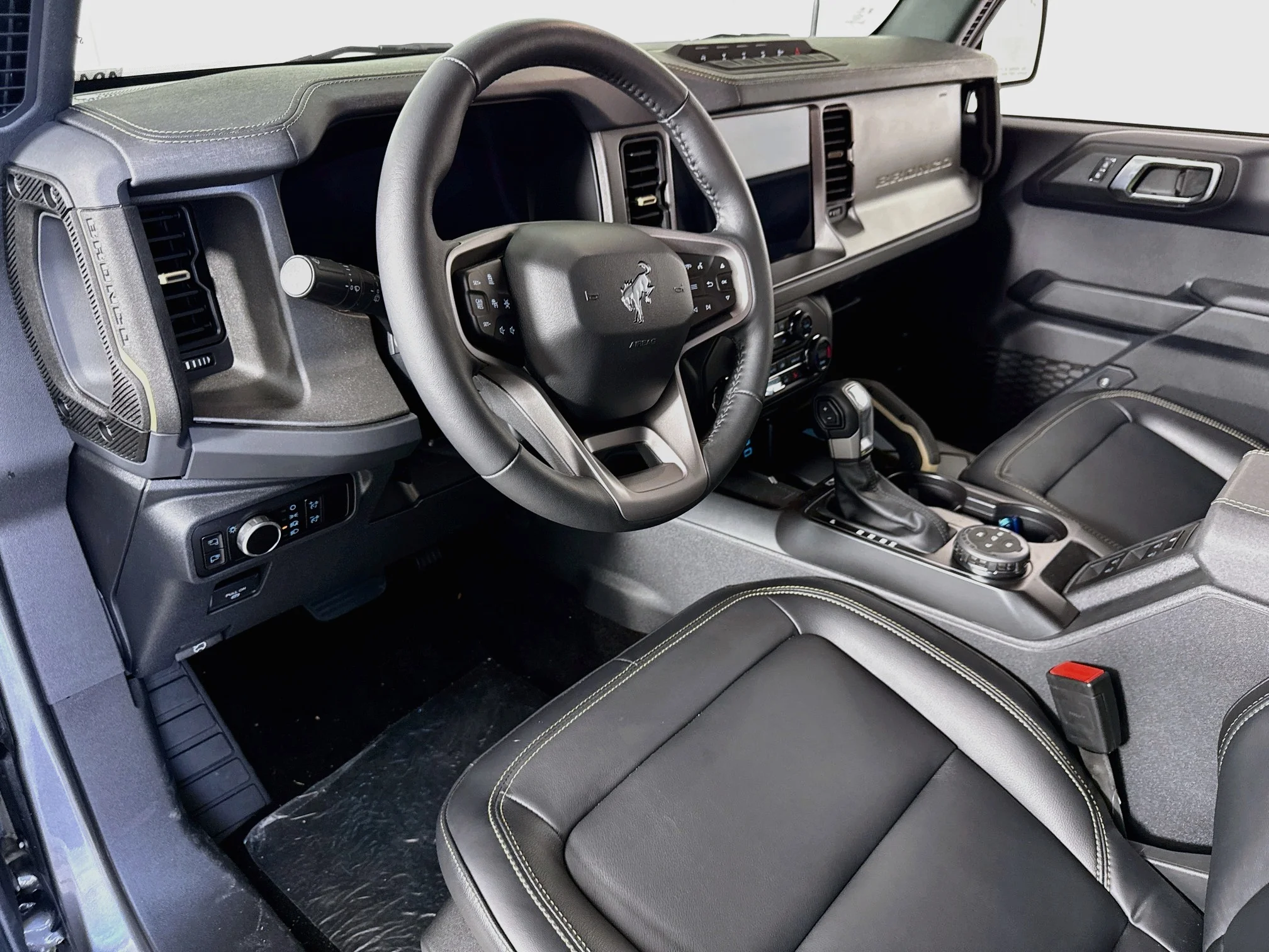 New 2025 Carbonized Gray Metallic Ford Badlands® image 9