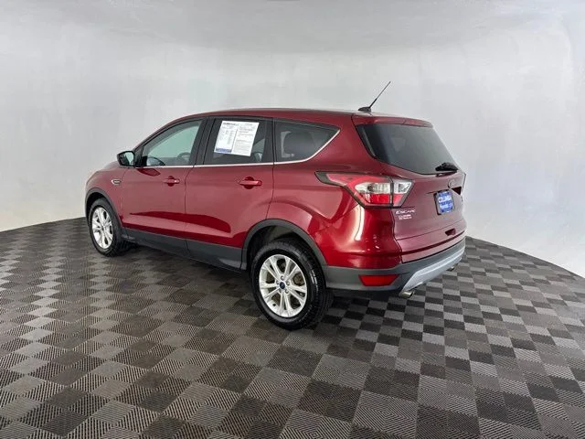 Used 2017 Red Ford SE image 9
