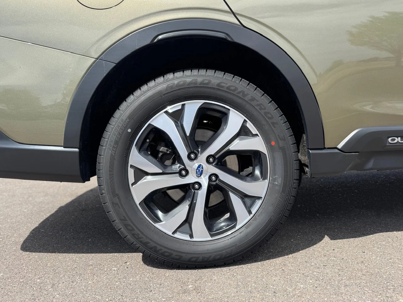 Used 2022 Autumn Green Metallic Subaru Limited image 60