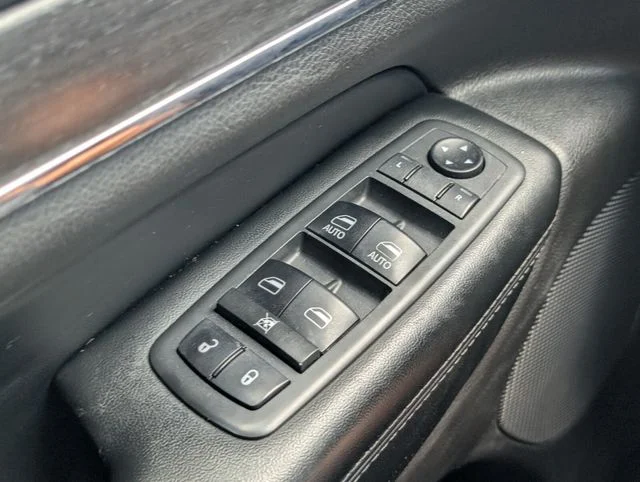 Used 2018 Black Jeep Limited image 27