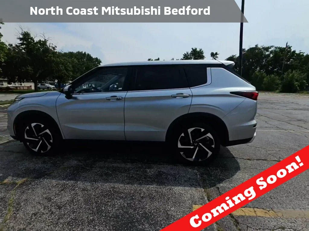 Used 2024 Silver Mitsubishi SE Black Edition w/Pano Roof image 1