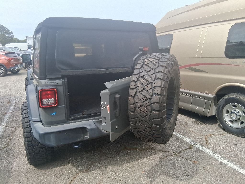 Used 2019 Gray Jeep Unlimited Sport image 14