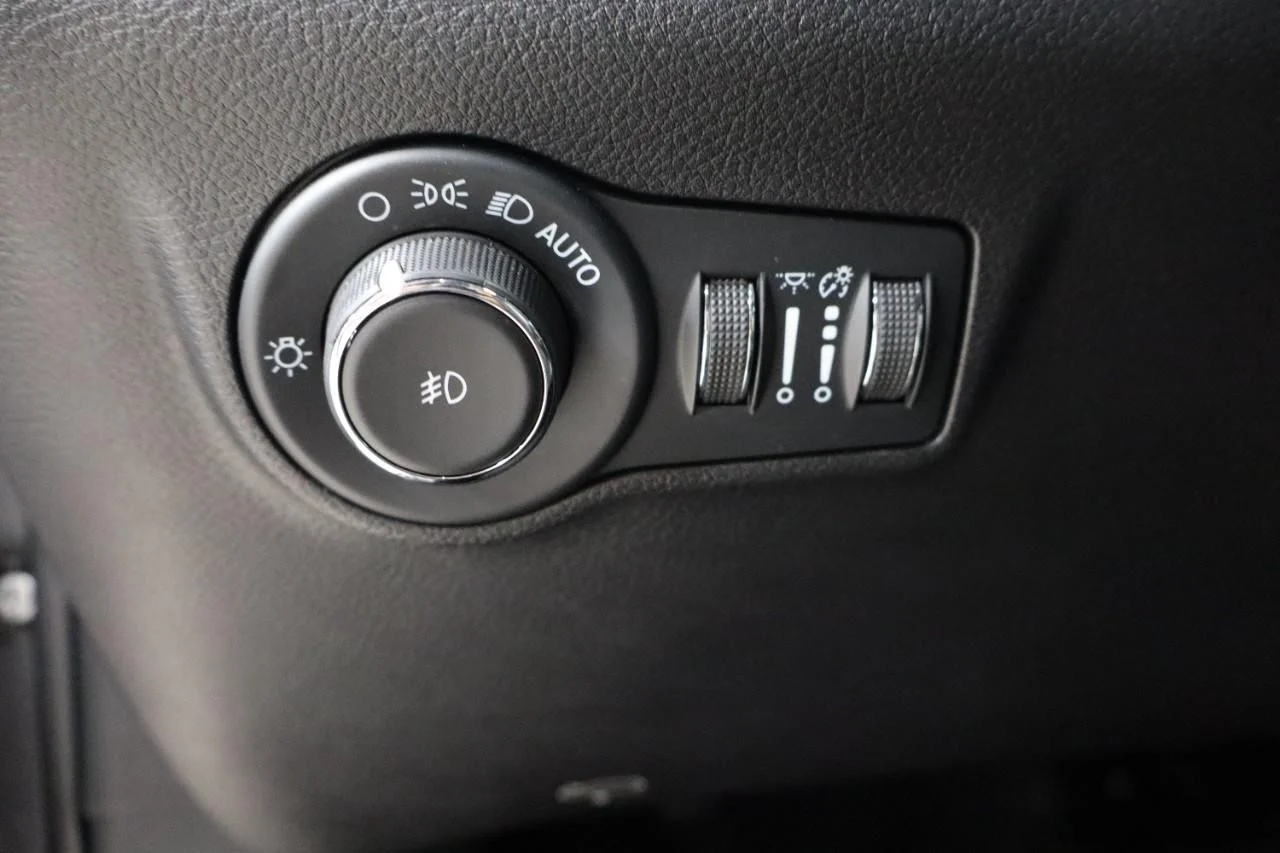Used 2024 Baltic Gray Metallic Clear Coat Jeep Trailhawk image 12