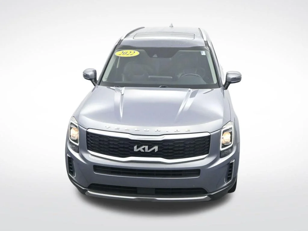 Used 2022 Everlasting Silver Kia S image 24