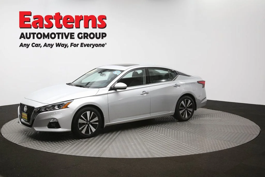 Used 2022 Silver Nissan 2.5 SL image 54