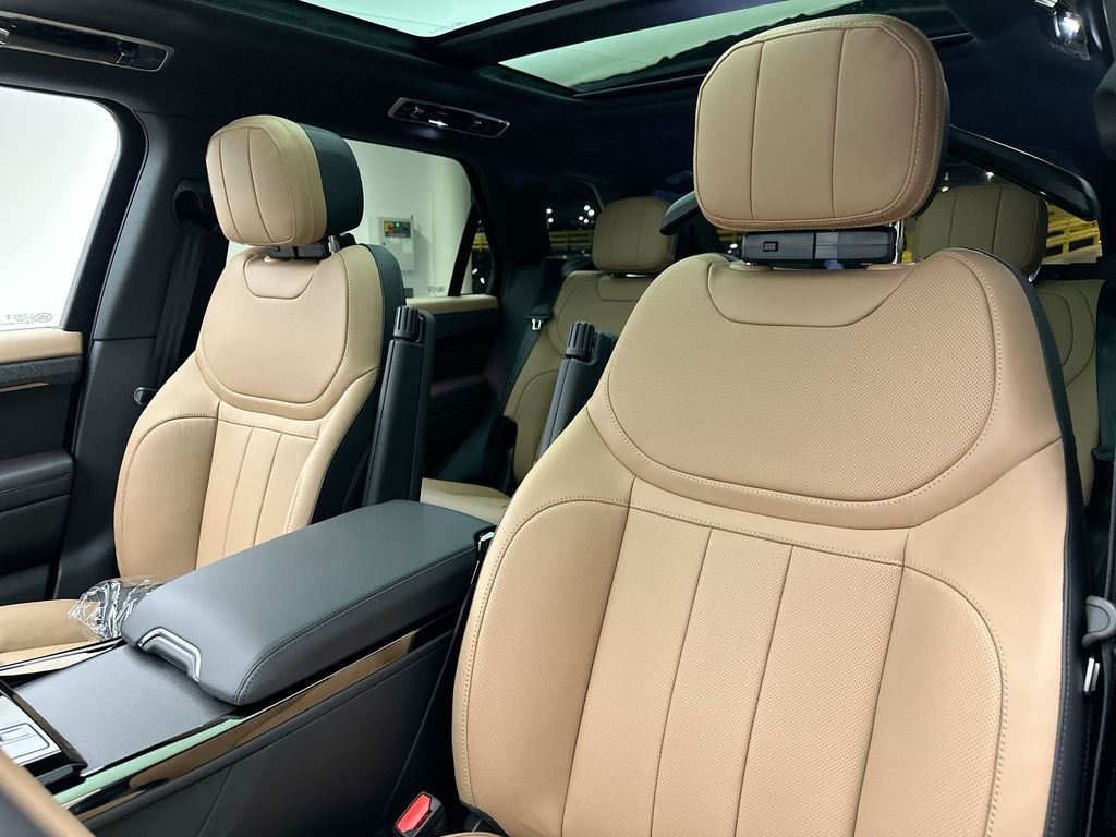 New 2026 Varesine Blue Land Rover Dynamic SE image 10