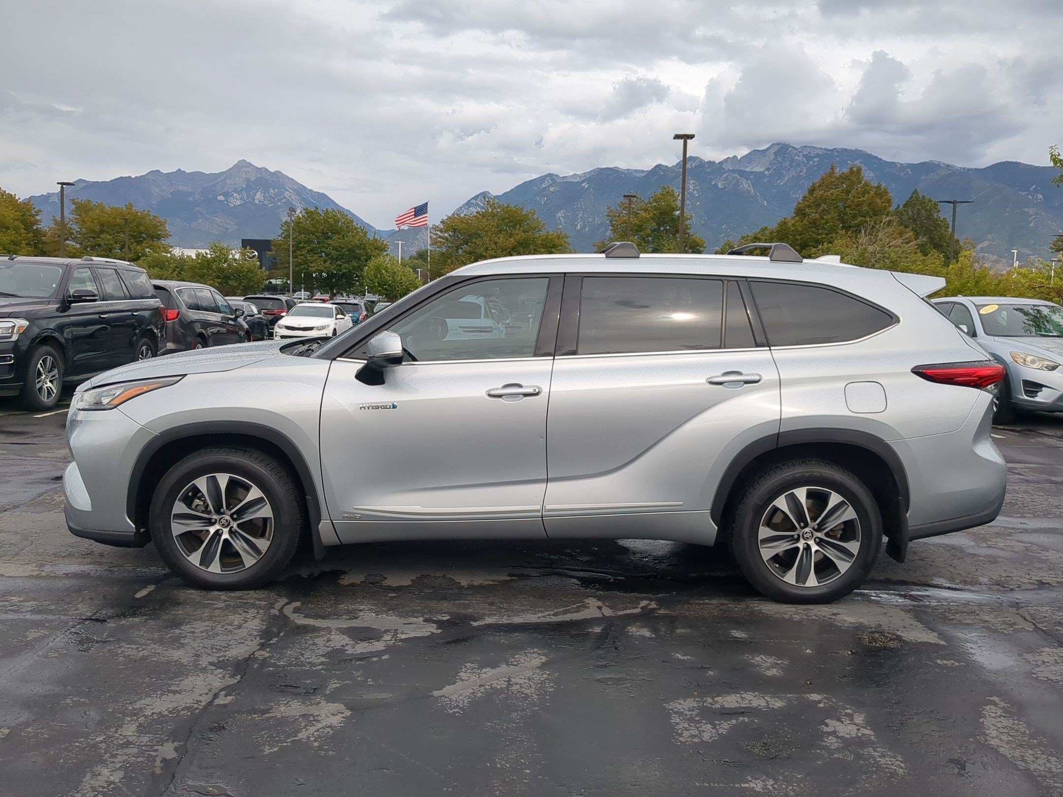 Used 2020 Celestial Silver Metallic Toyota Hybrid XLE image 7