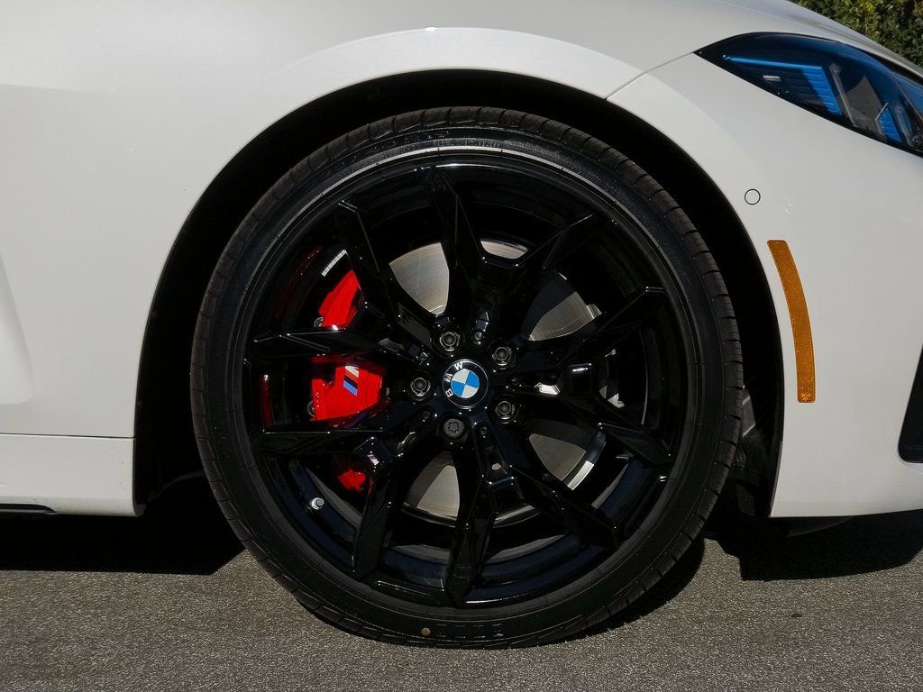 2026 BMW 4 Series M440i - Photo 9