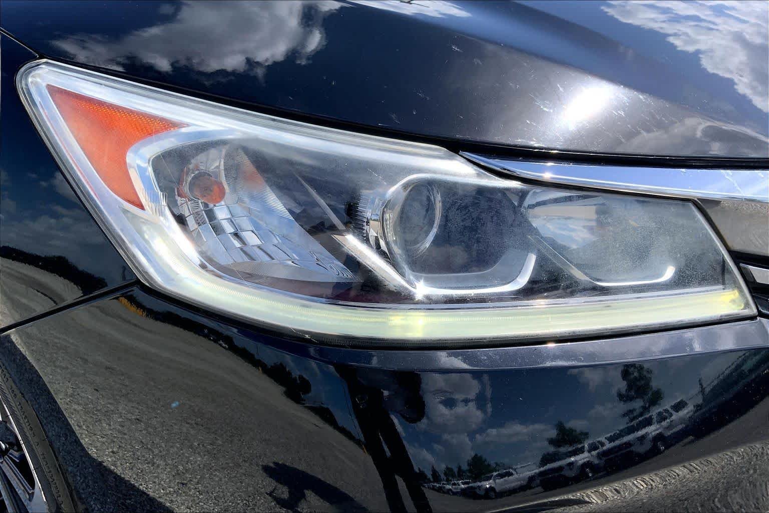 Used 2017 Crystal Black Pearl Honda EX-L image 27