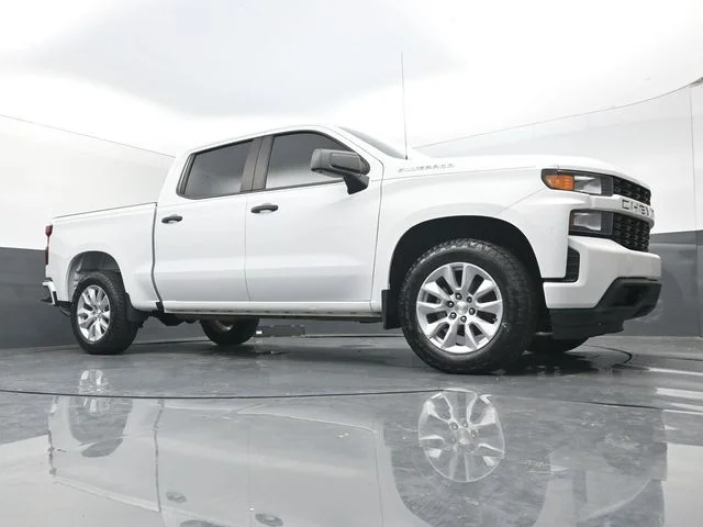 Used 2022 White Chevrolet Custom image 48