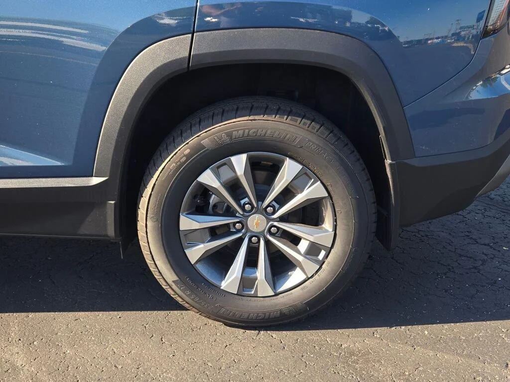 2027 Chevrolet Equinox LT - Photo 14