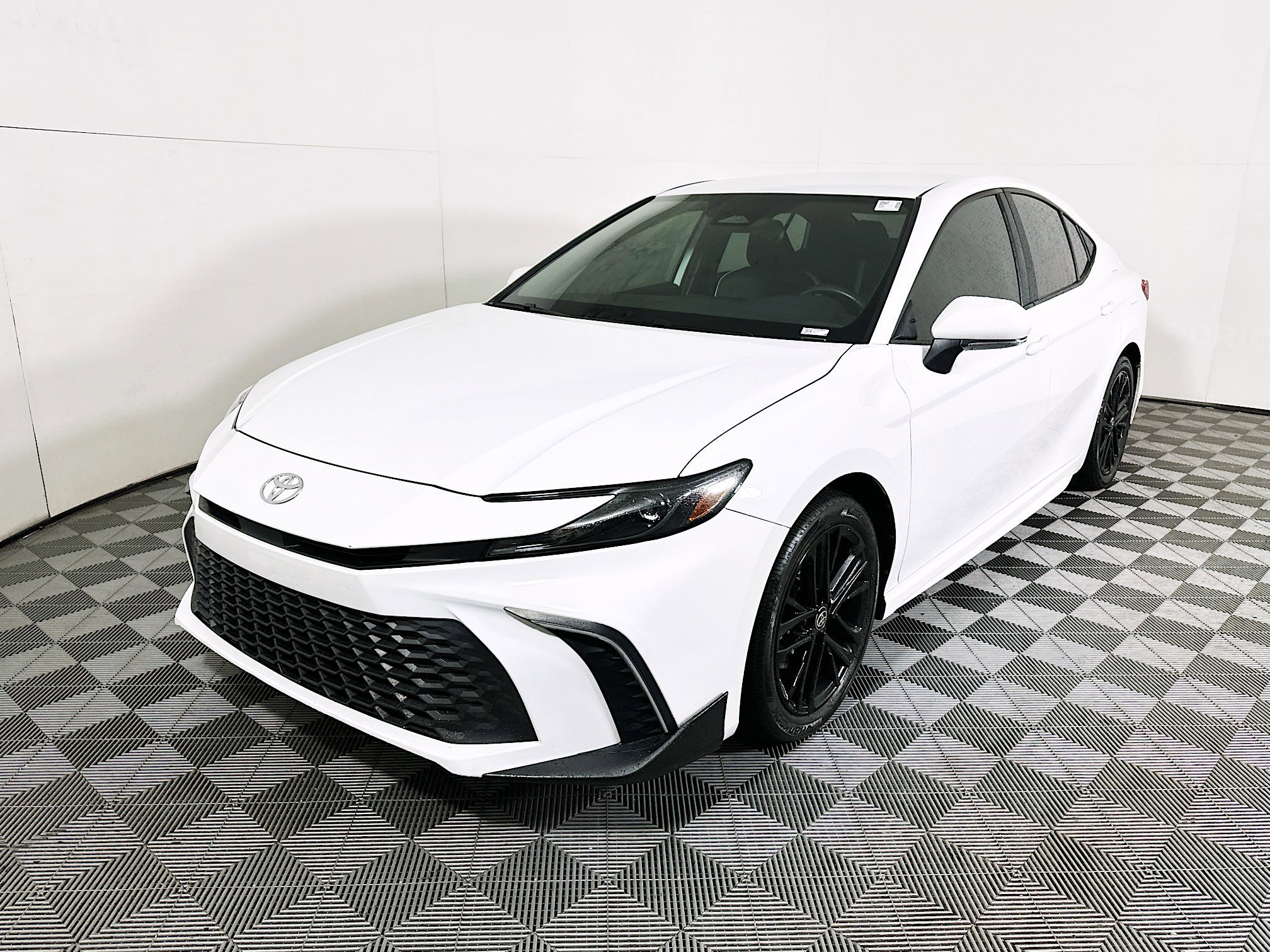 Certified Used 2025 Ice Toyota SE image 7