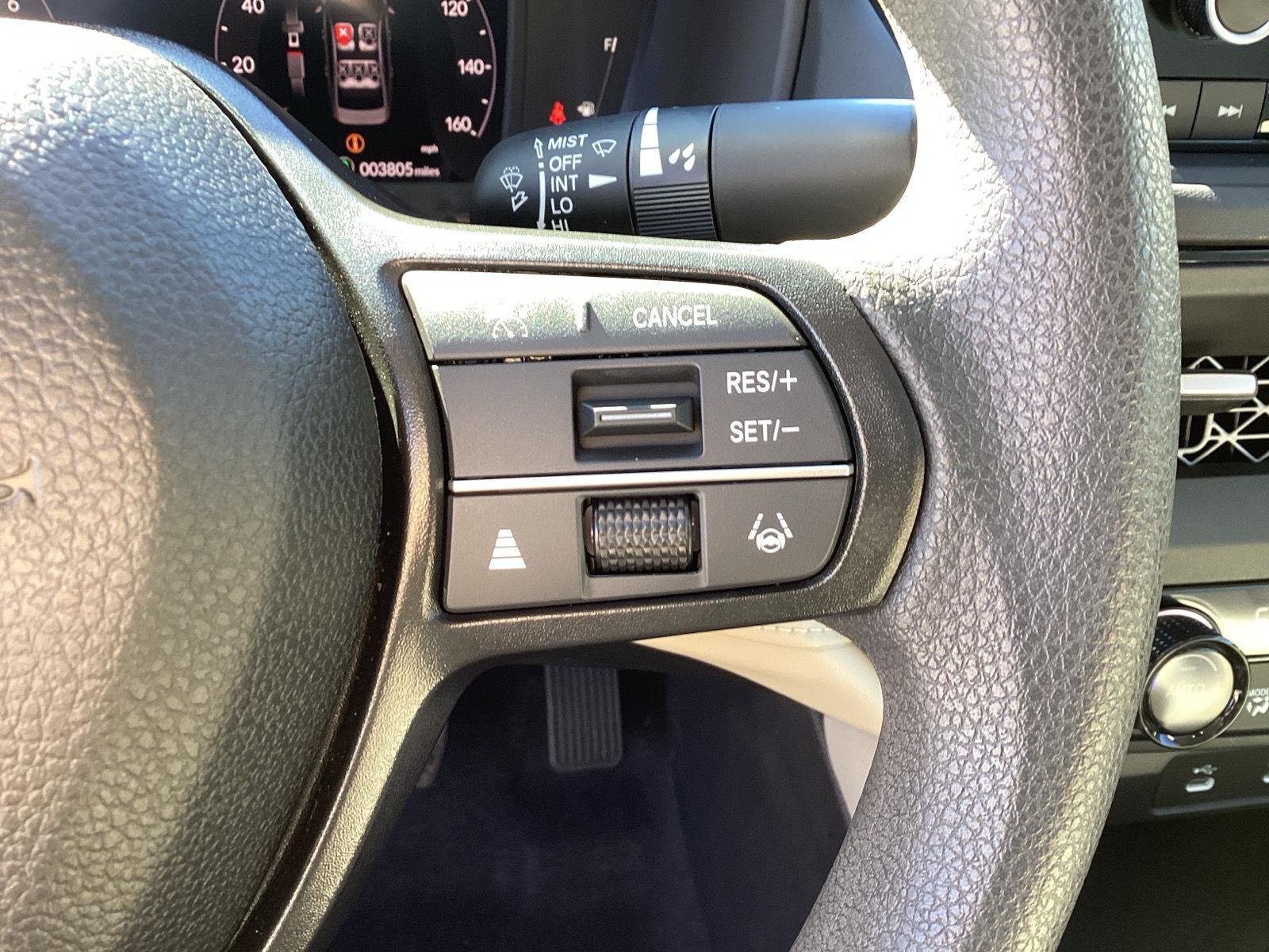 Used 2024 Platinum White Pearl Honda EX image 20