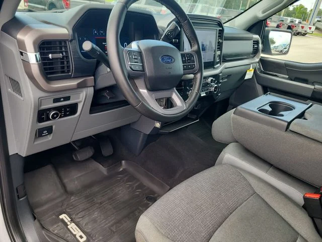 Used 2025 White Ford XLT image 18
