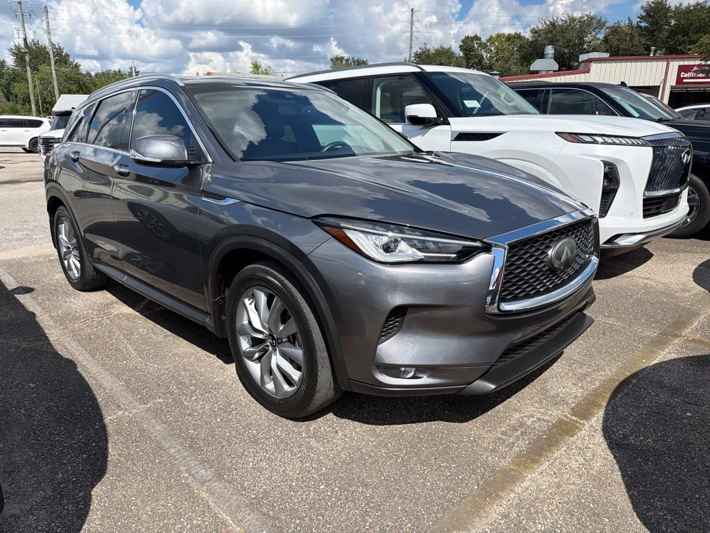 Used 2022 Graphite Shadow INFINITI LUXE image 3