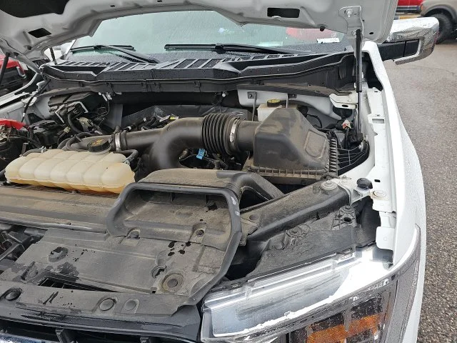 Used 2022 White Ford Lariat image 23