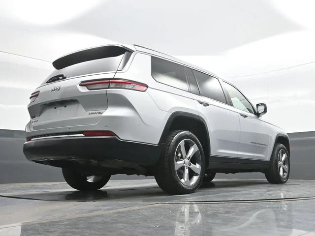 Used 2021 Silver Jeep Limited image 26