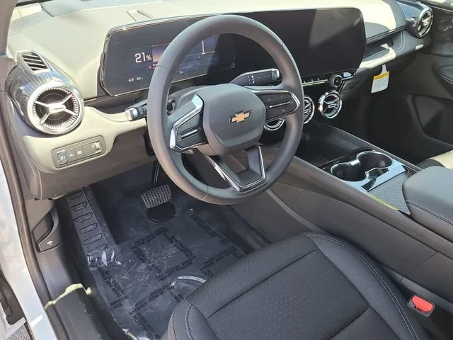 New 2025 Summit White Chevrolet LT image 20