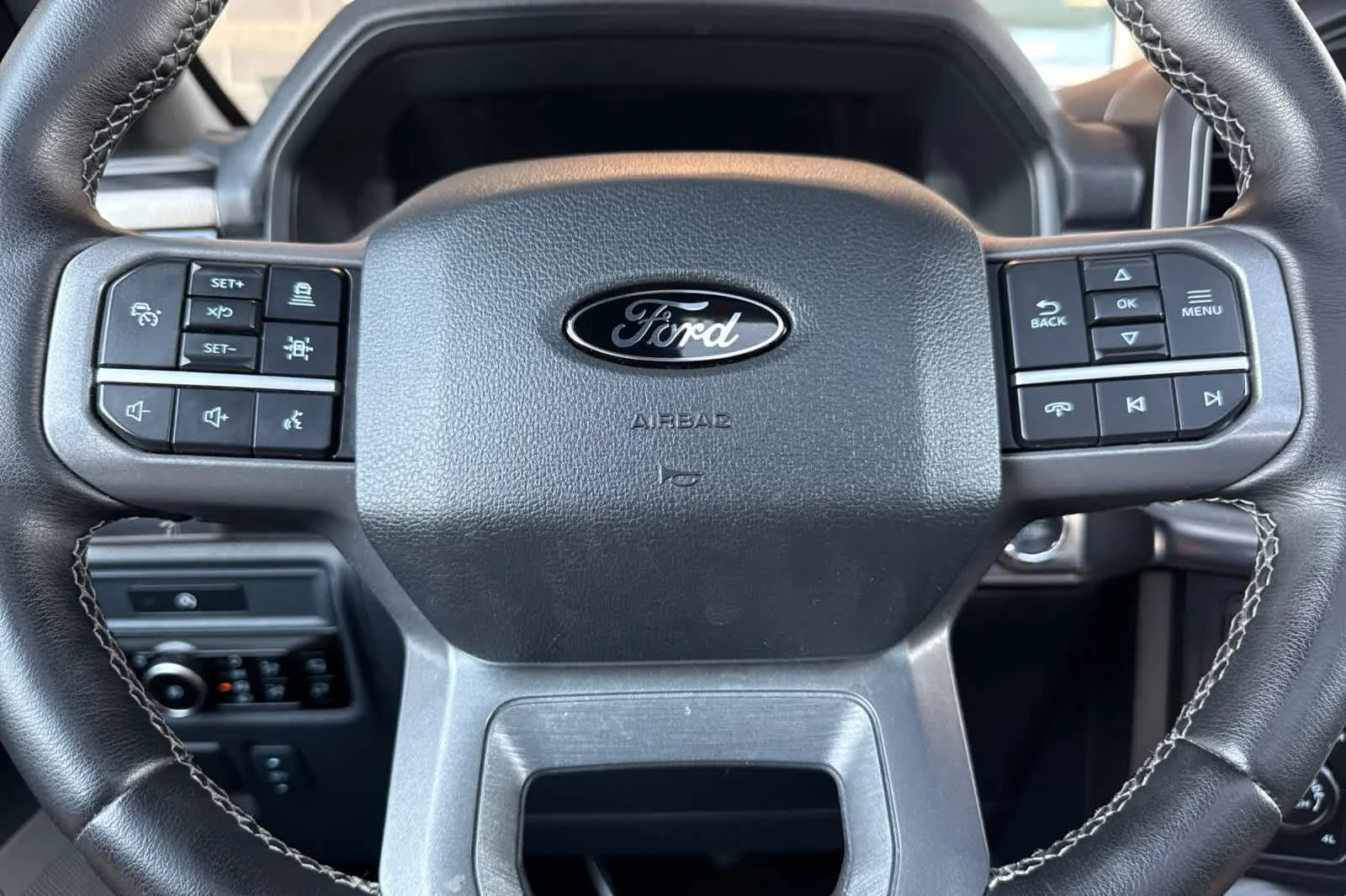 Certified Used 2025 Iconic Silver Metallic Ford LARIAT image 23