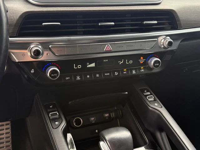 Used 2022 White Kia SX image 21