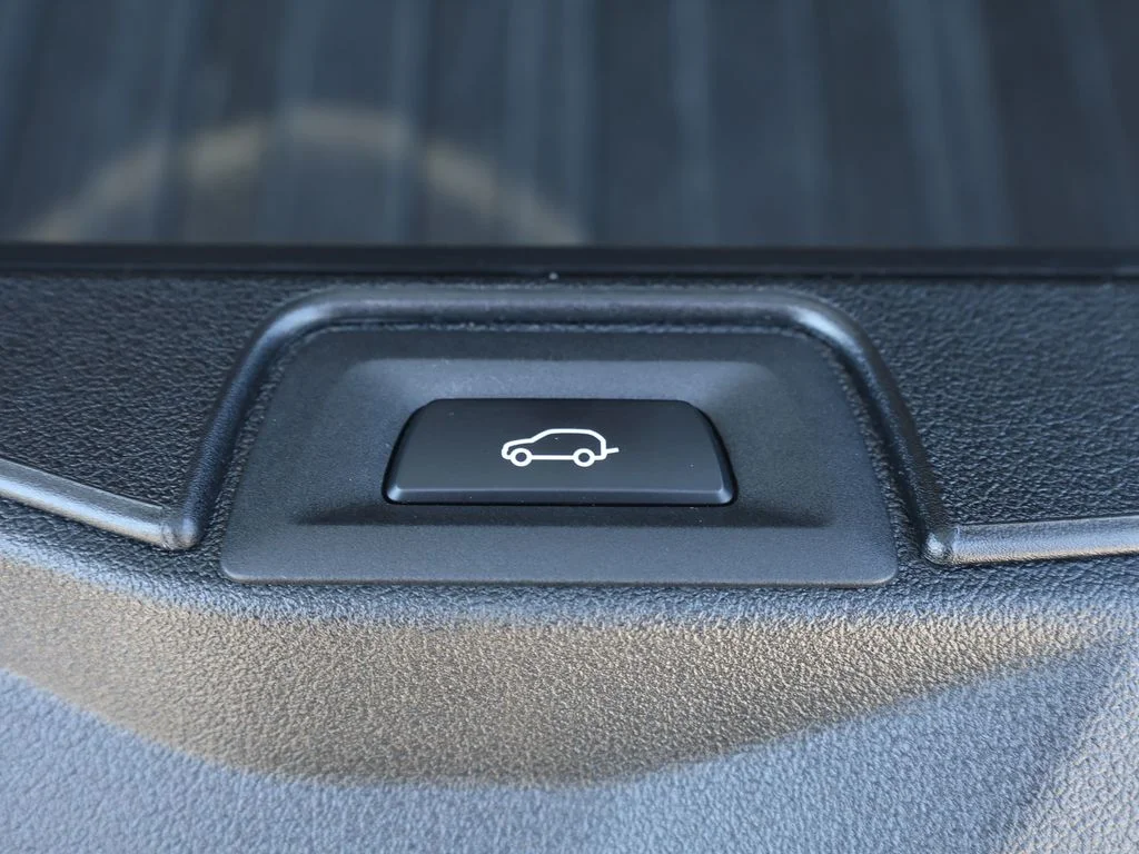 Used 2025 Gray BMW xDrive40i image 10