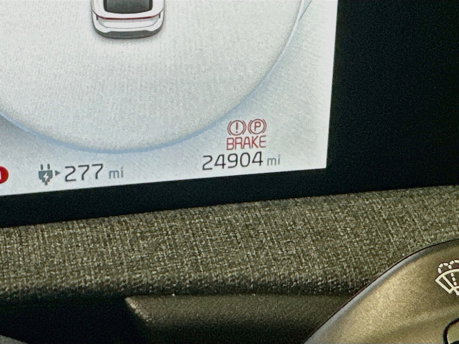 Used 2023 Interstellar Gray Kia Wind image 13