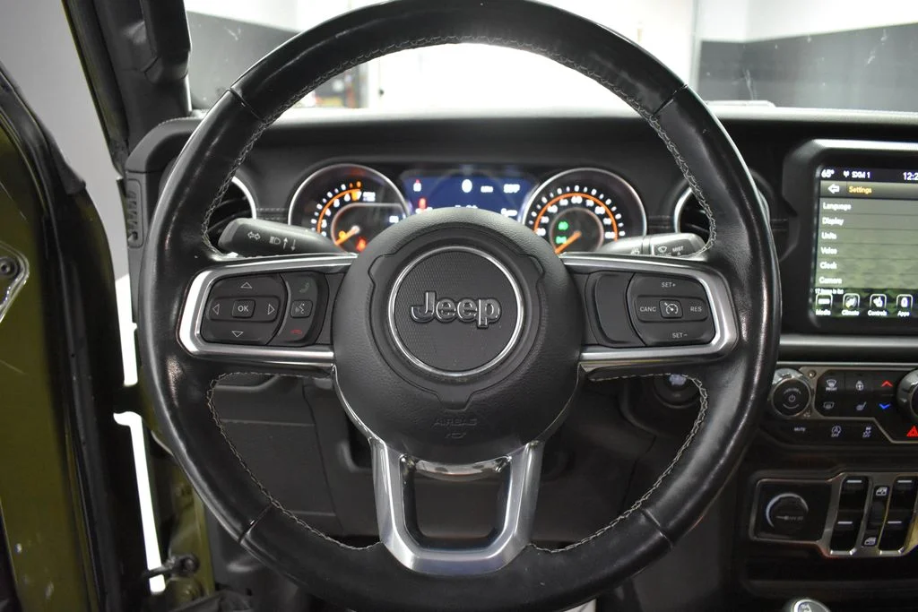 Used 2021 Green Jeep Overland image 30