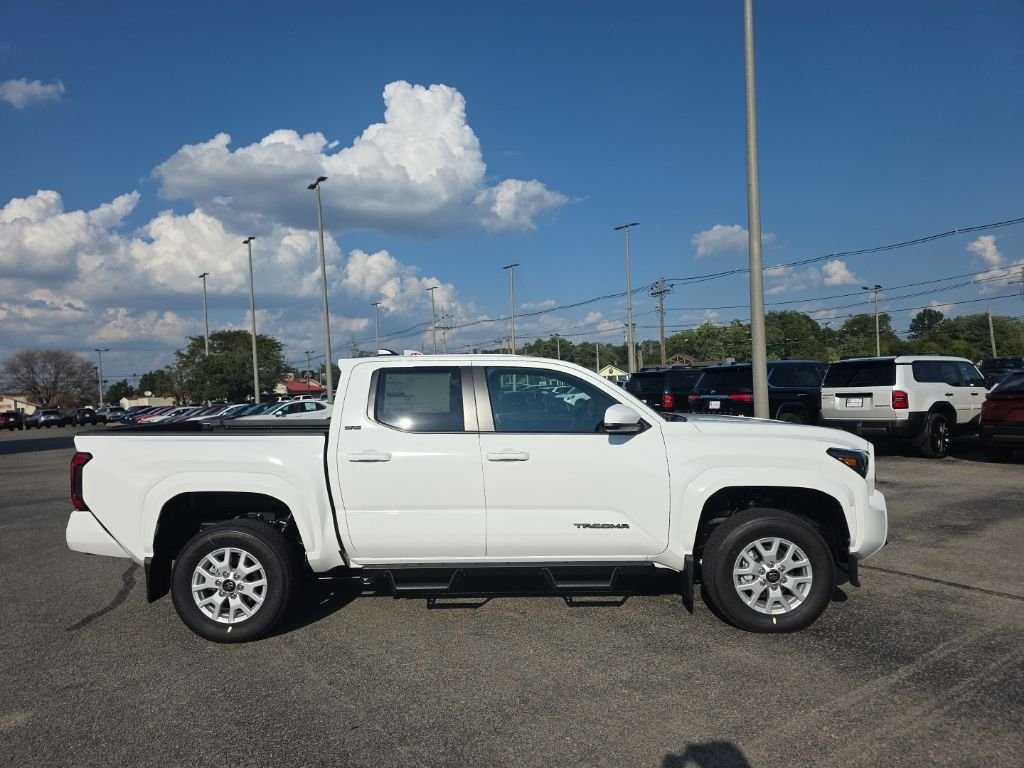 New 2026 Ice Cap Toyota SR5 image 3