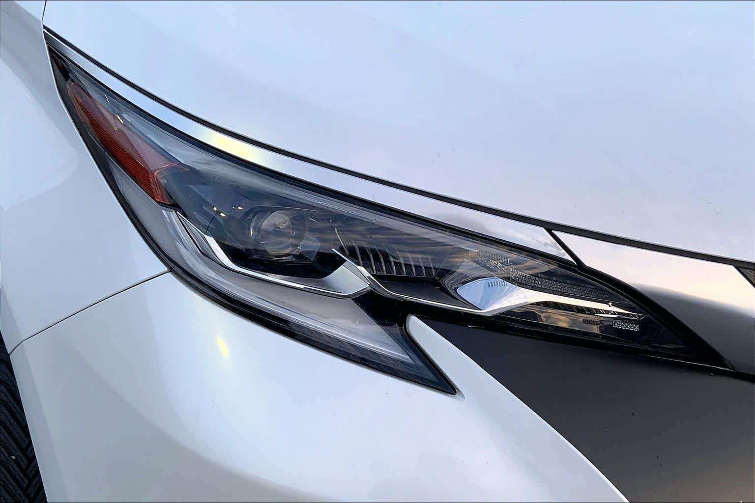 Used 2023 Wind Chill Pearl Toyota Platinum image 24