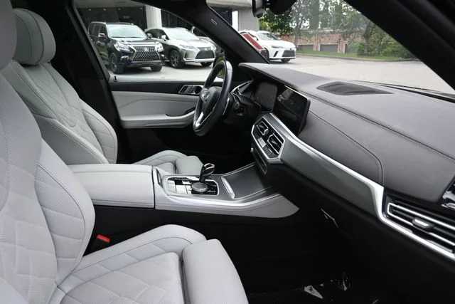 Used 2023 Black BMW sDrive40i image 24