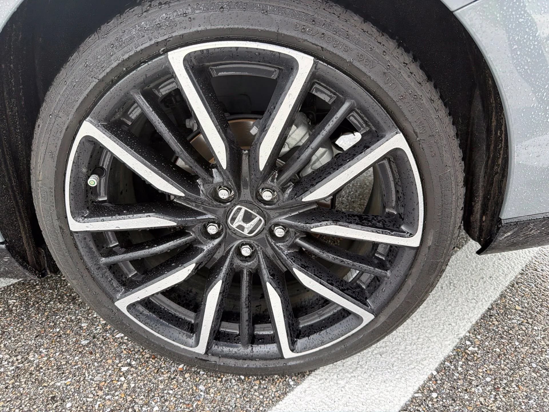 Certified Used 2024 Urban Gray Pearl Honda Touring image 12