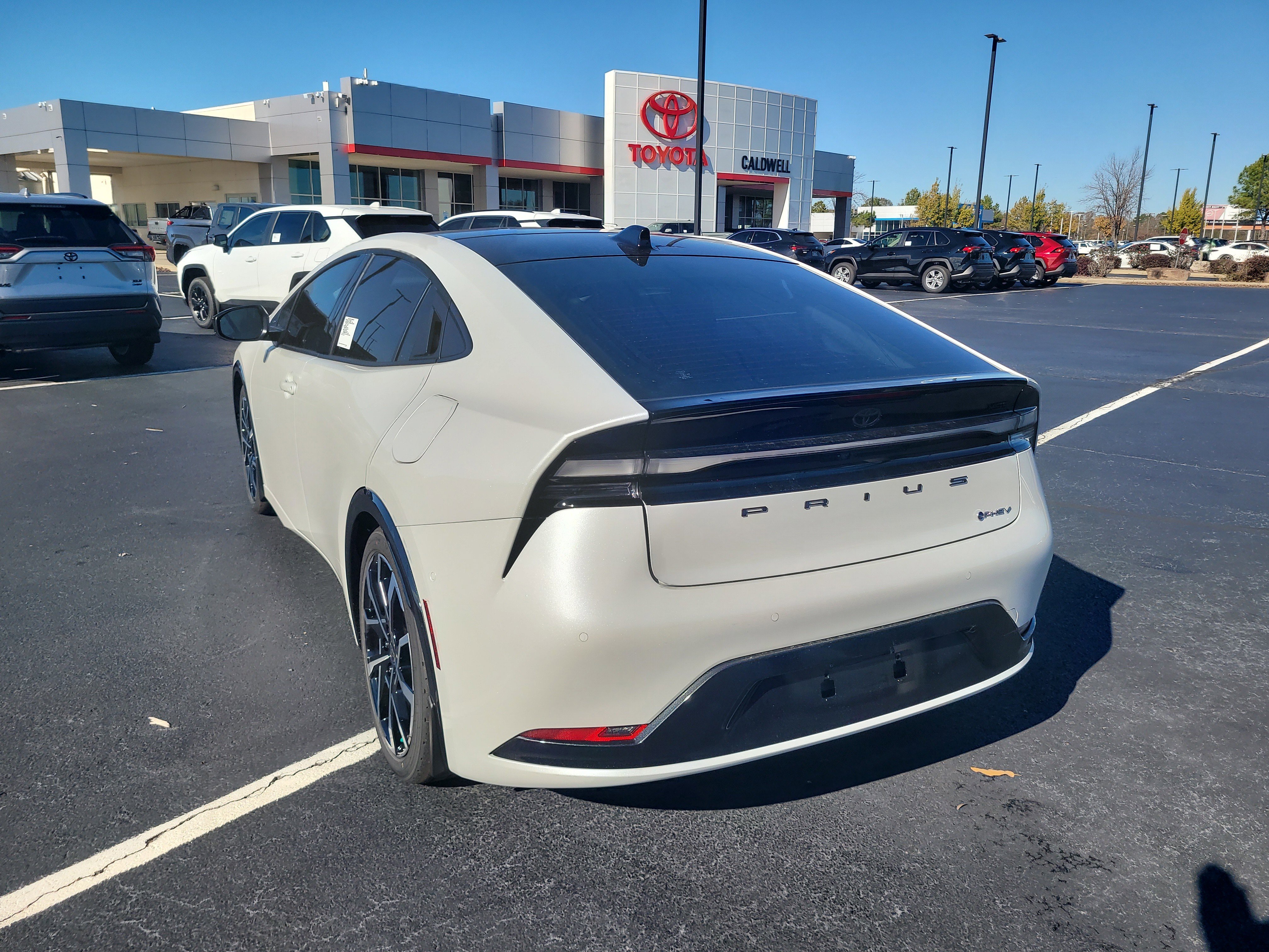 New 2026 Wind Chill Pearl <sup>1</sup> Toyota  XSE Premium image 7
