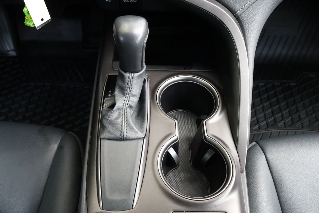 2024 Toyota Camry SE - Photo 19