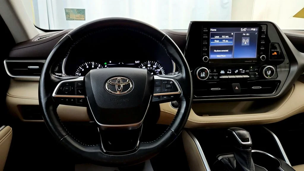 Used 2021 Black Toyota XLE image 29