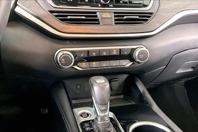 Used 2023 Silver Nissan 2.5 SV image 8
