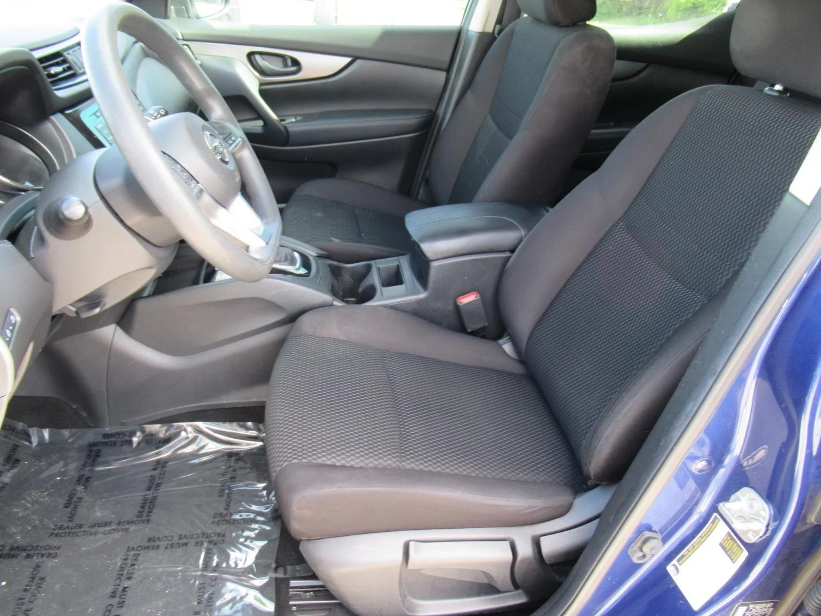 Used 2020 Caspian Blue Nissan S image 16